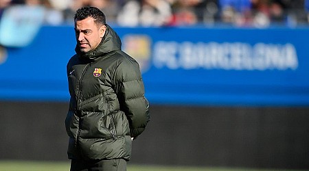 برشلونة يخطط لعرض وظيفة جديدة على تشافي بعد رحيله