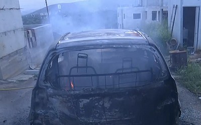 مستوطنون يحرقون منازل وسيارات الفلسطينيين ببلدة قصرى جنوب نابلس