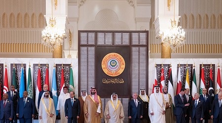القمة العربية الـ33 تدعو لمؤتمر دولي للسلام ووقف الحرب على غزة