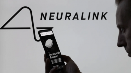 Neuralink تكشف عن تطور جديد في تجاربها لزراعة شريحة بالدماغ البشري