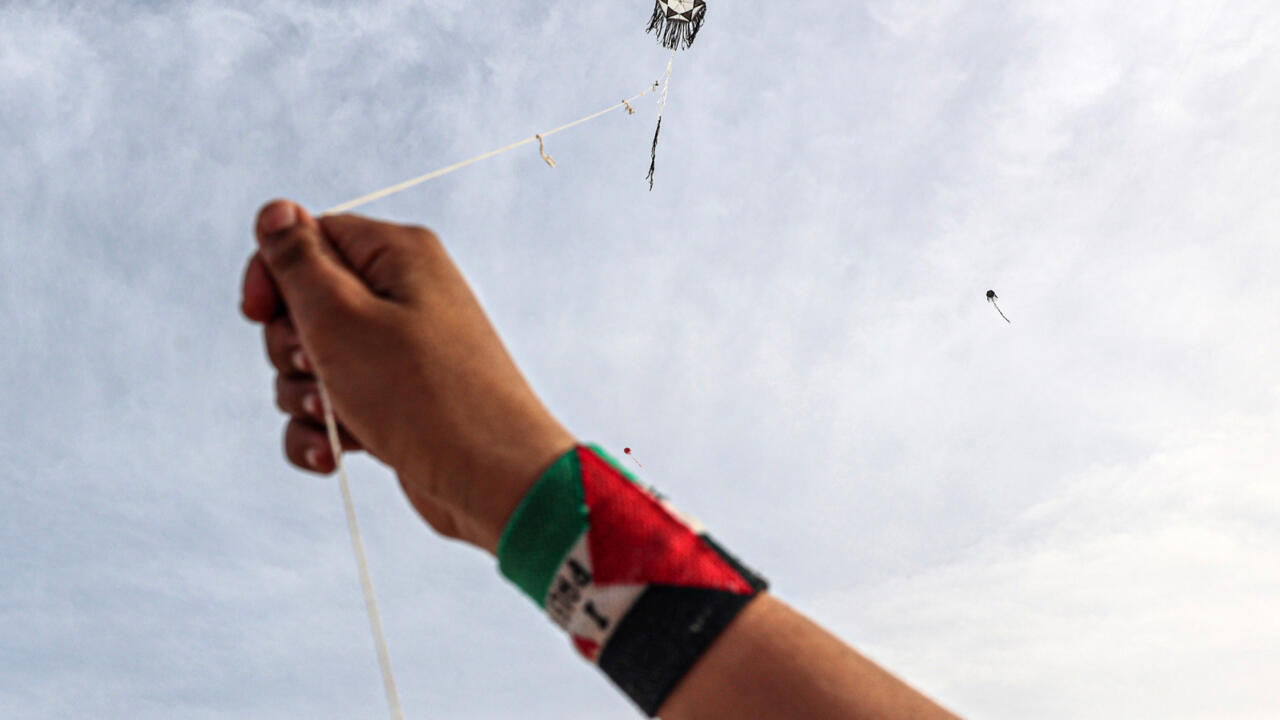 بعد فترة منع...مواطنون فلسطينيون في إسرائيل يتظاهرون ضد الحرب في غزة