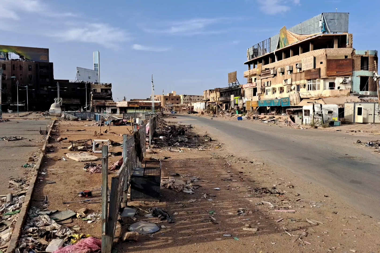 قصف على أم درمان وتضرر نحو نصف مليون سوداني جراء السيول